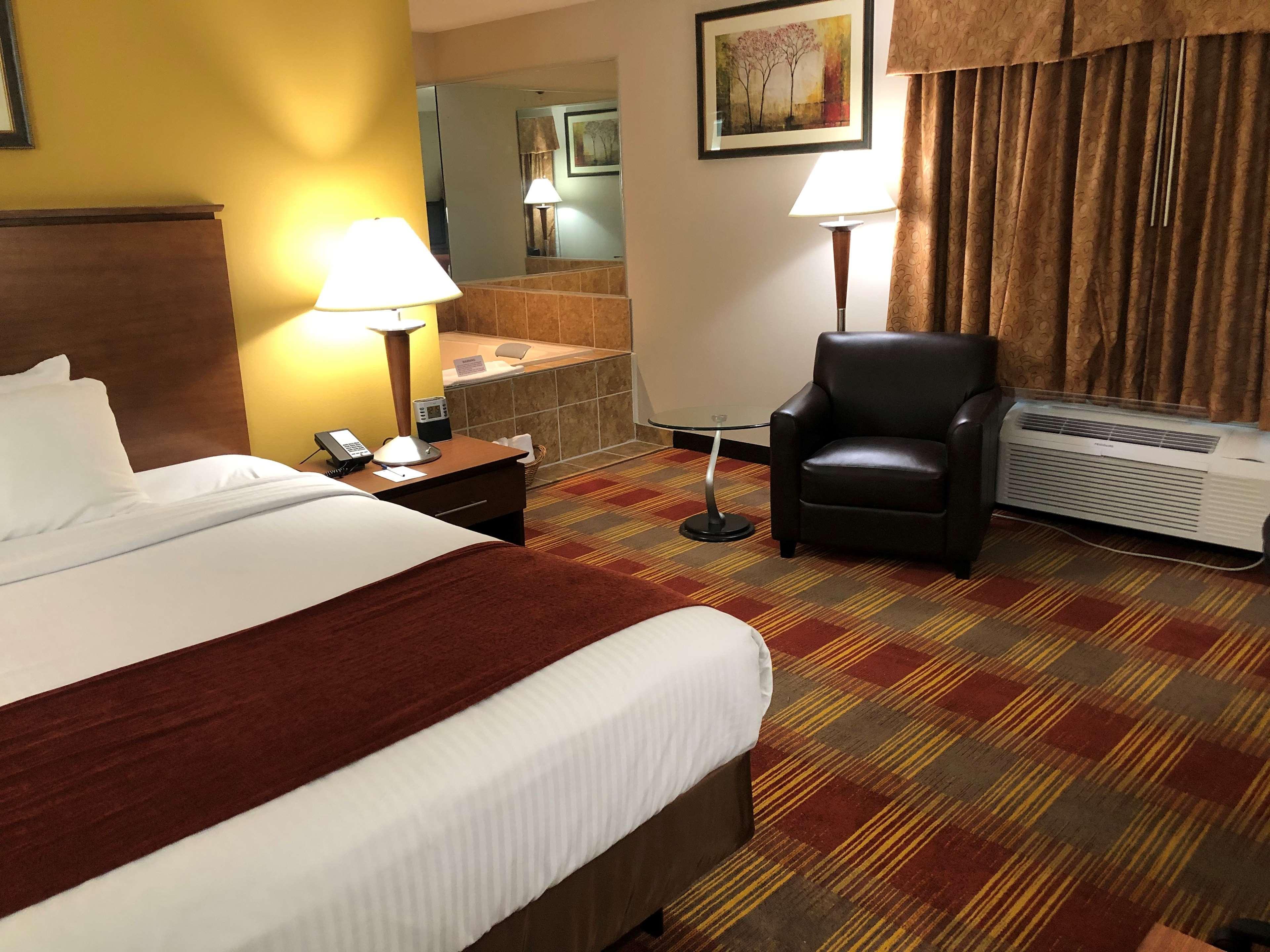 Best Western Lakewood Inn Hebron Экстерьер фото