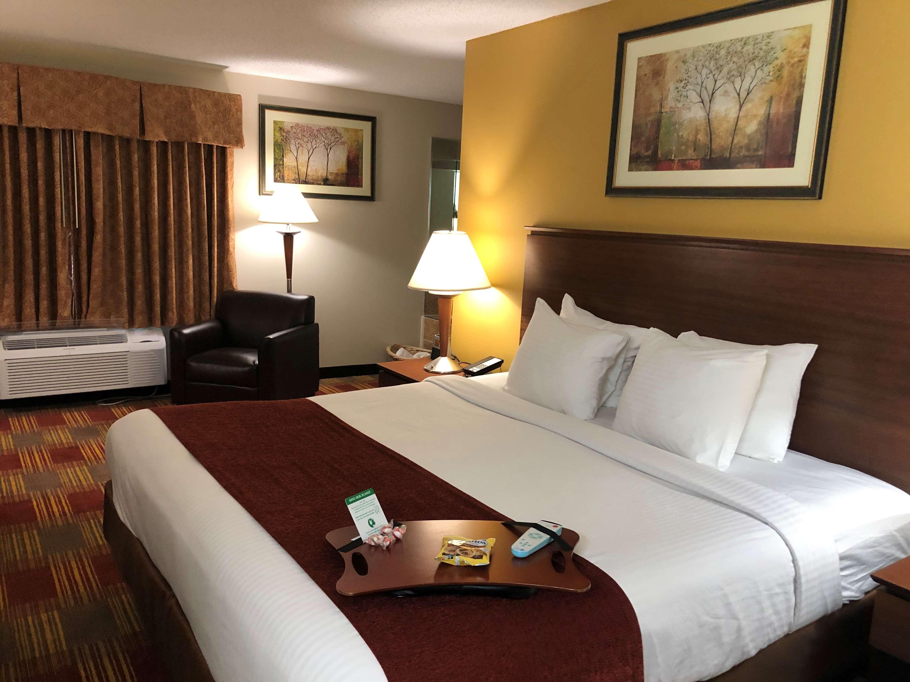 Best Western Lakewood Inn Hebron Экстерьер фото