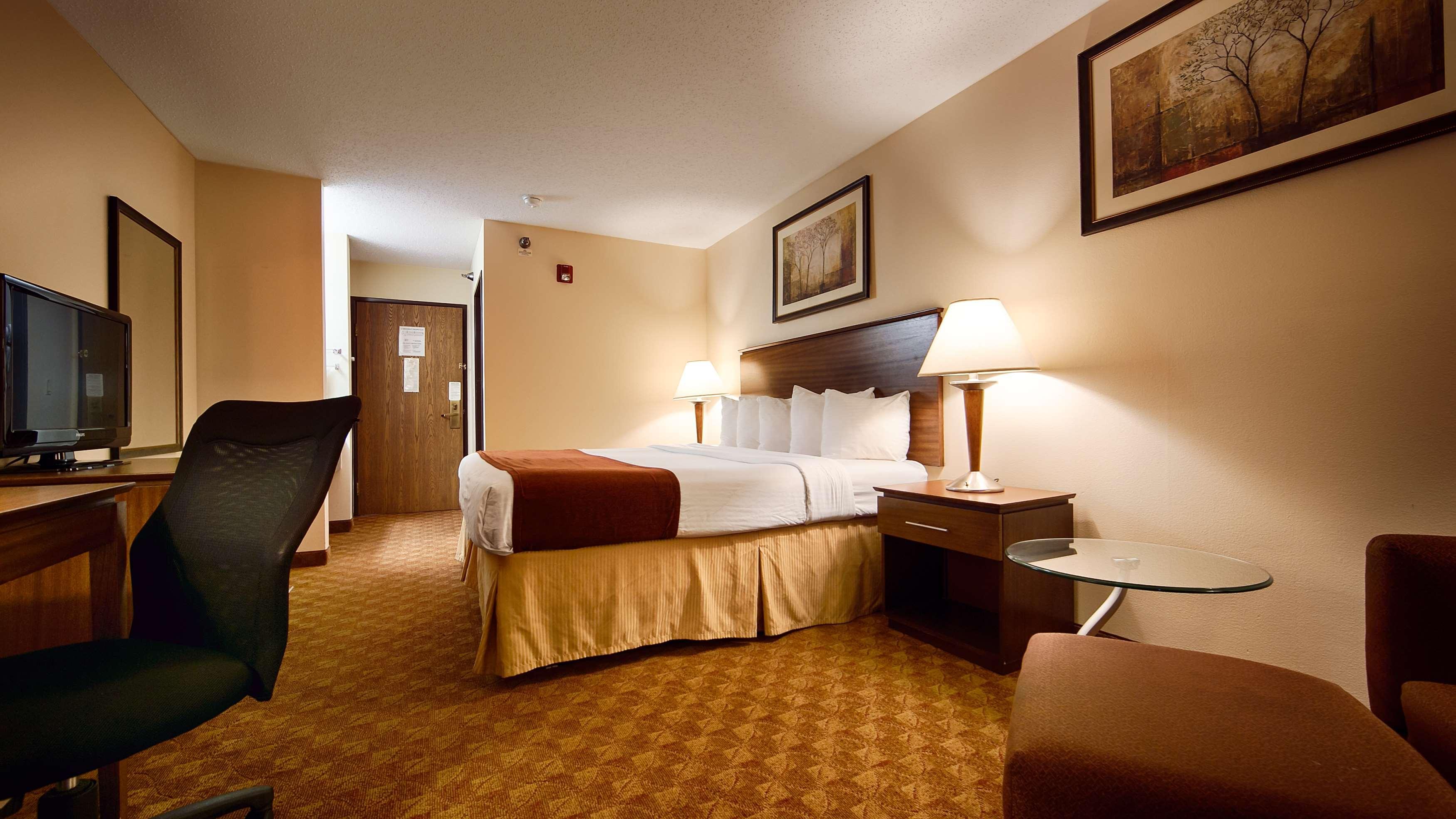 Best Western Lakewood Inn Hebron Экстерьер фото