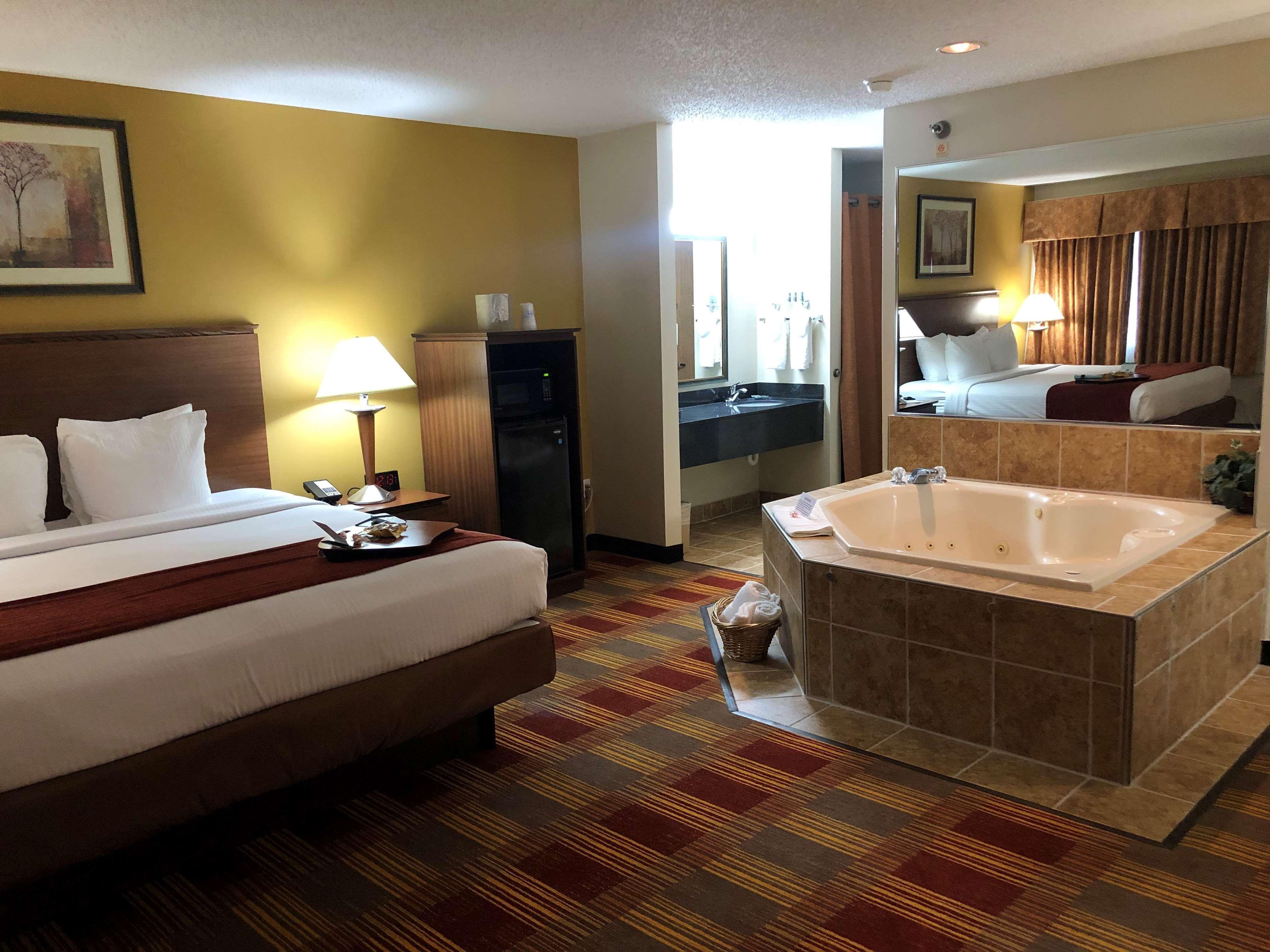 Best Western Lakewood Inn Hebron Экстерьер фото