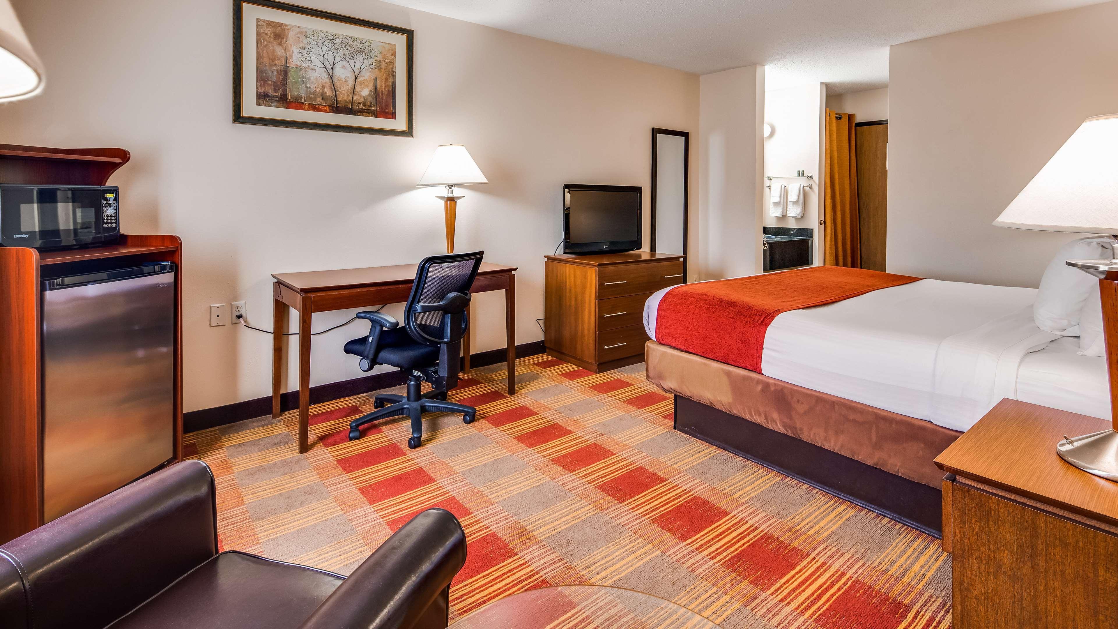 Best Western Lakewood Inn Hebron Экстерьер фото