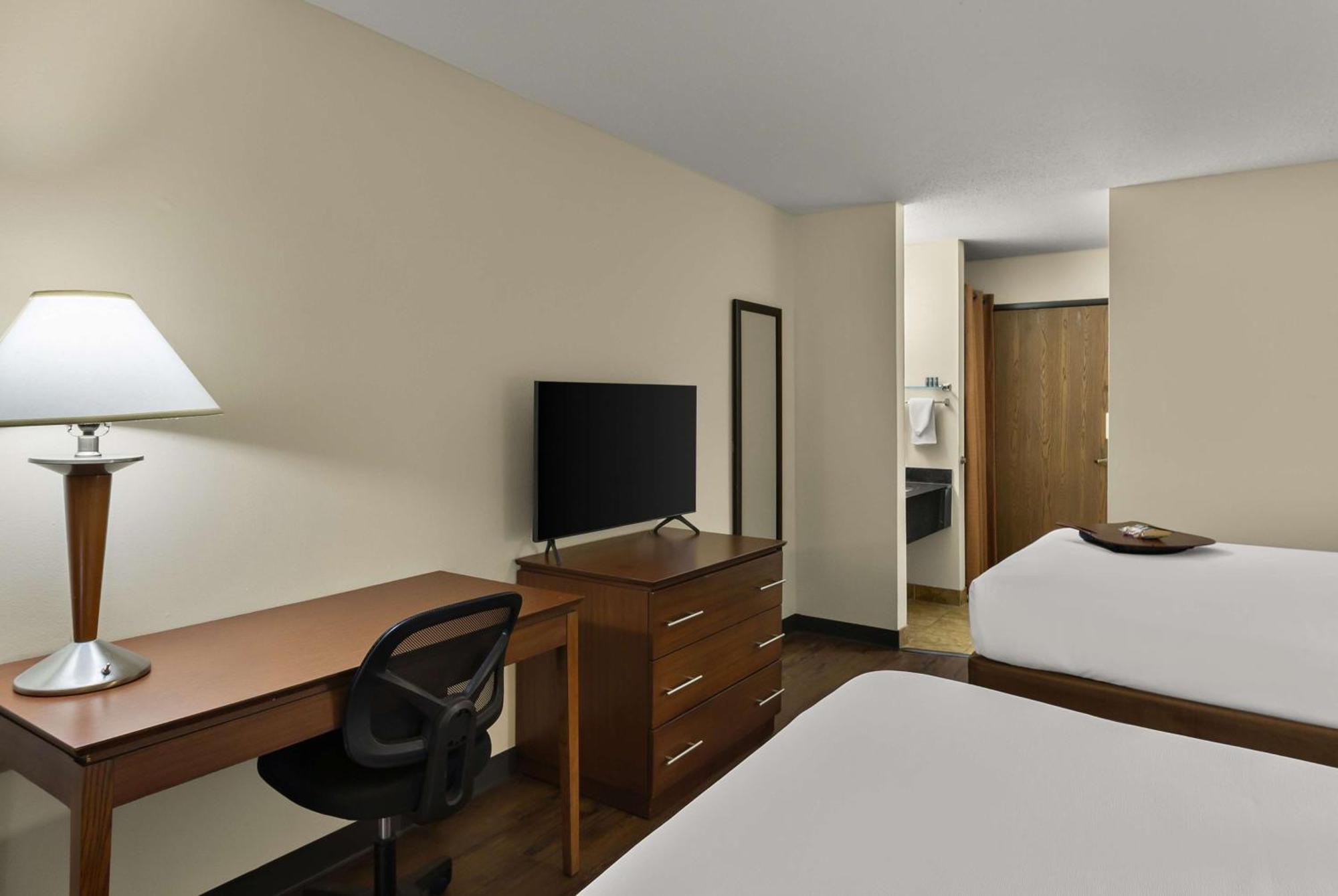 Best Western Lakewood Inn Hebron Экстерьер фото