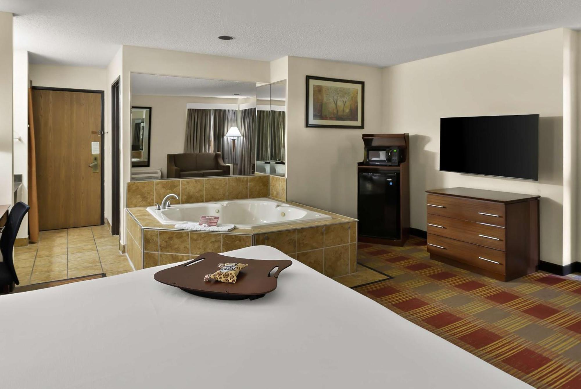 Best Western Lakewood Inn Hebron Экстерьер фото