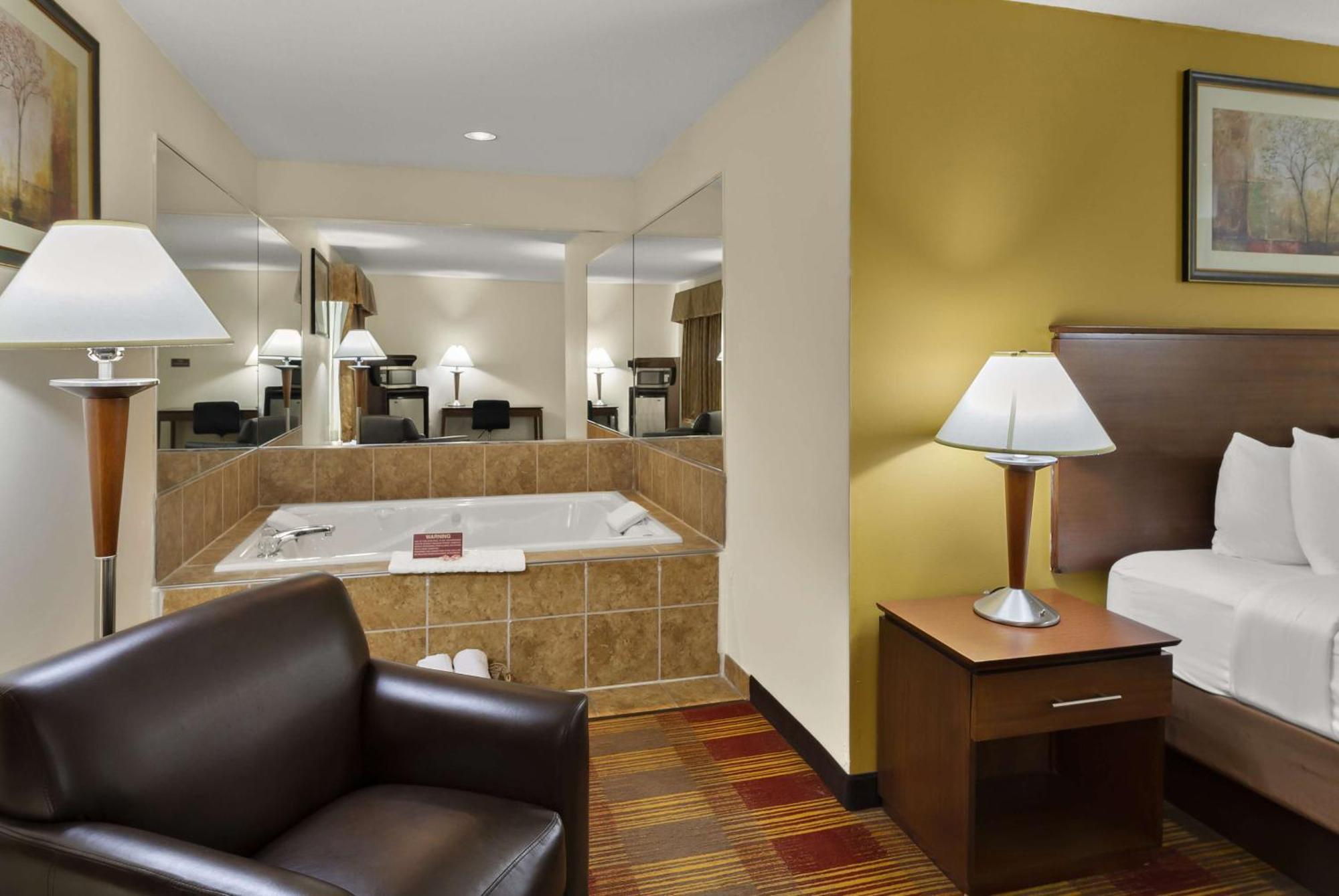 Best Western Lakewood Inn Hebron Экстерьер фото