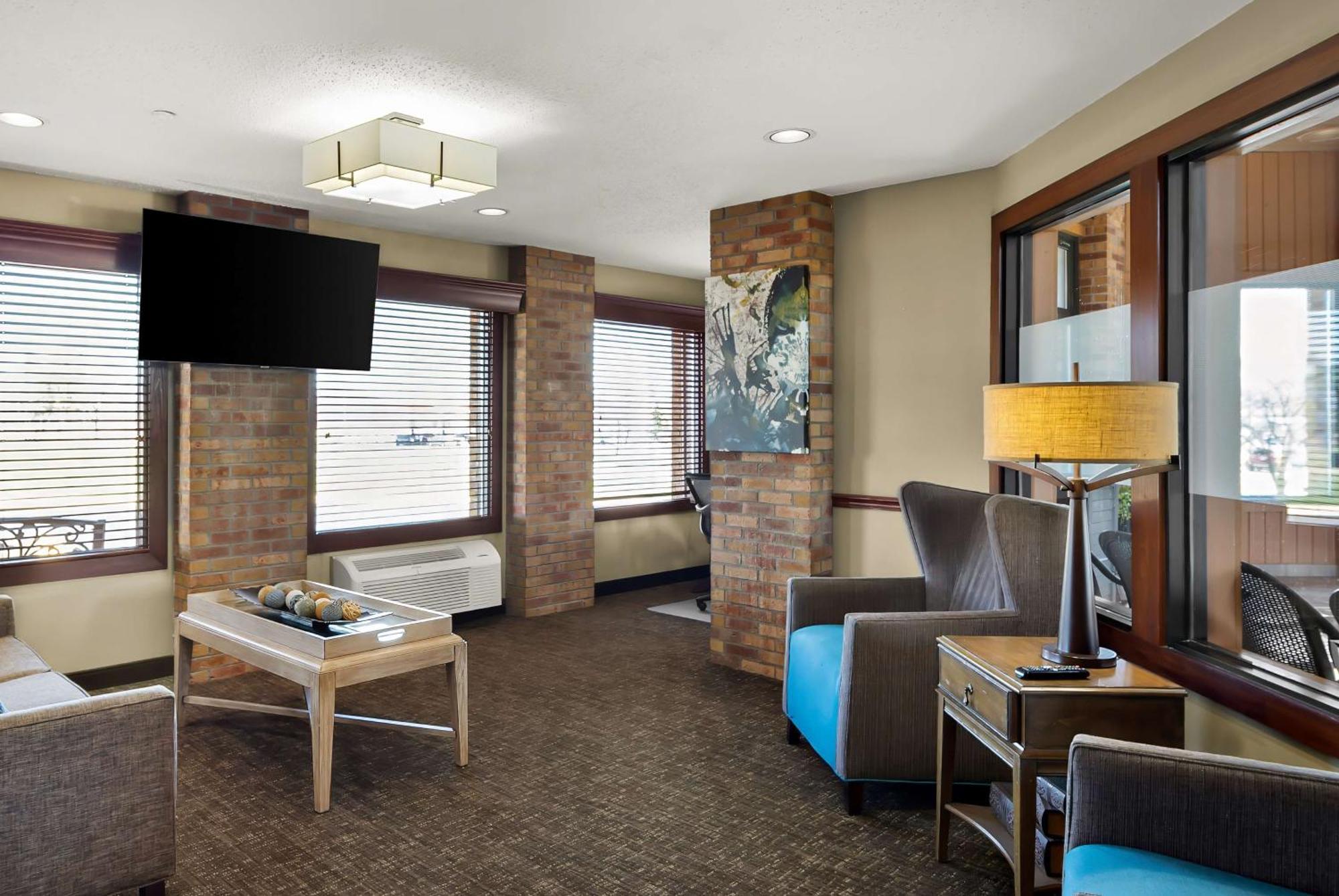 Best Western Lakewood Inn Hebron Экстерьер фото