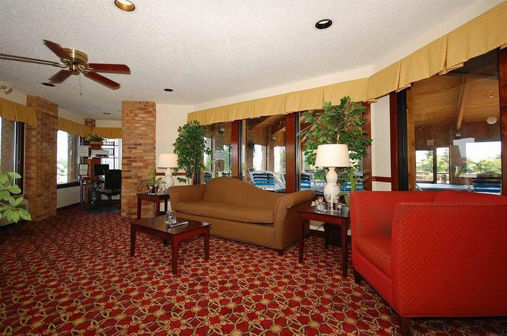 Best Western Lakewood Inn Hebron Интерьер фото